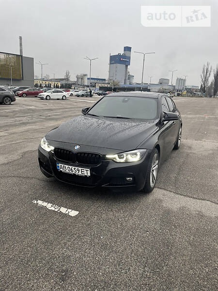 BMW 330 2016  випуску Київ з двигуном 2 л бензин седан автомат за 24800 долл. 