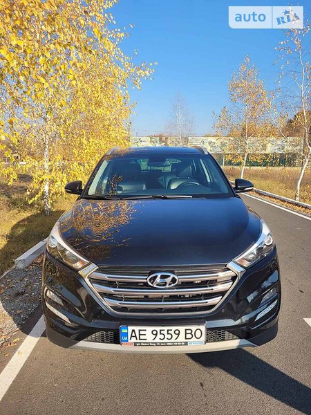 Hyundai Tucson 2016  випуску Дніпро з двигуном 1.6 л бензин позашляховик автомат за 18700 долл. 