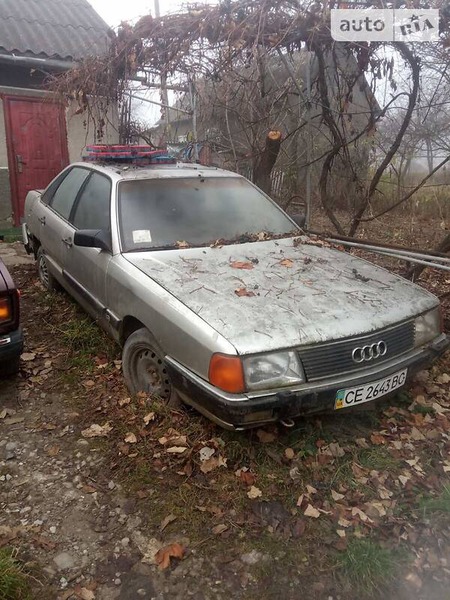 Audi 100 1983  випуску Чернівці з двигуном 2.3 л бензин седан механіка за 800 долл. 