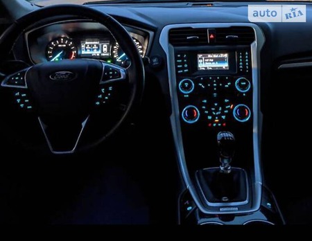 Ford Mondeo 2016  випуску Чернігів з двигуном 1.6 л дизель хэтчбек механіка за 12800 долл. 