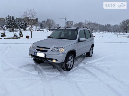 Chevrolet Niva 2012  випуску Вінниця з двигуном 1.7 л бензин позашляховик механіка за 7900 долл. 