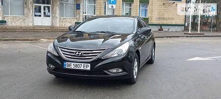 Hyundai Sonata 2011  випуску Миколаїв з двигуном 2 л газ седан автомат за 10300 долл. 