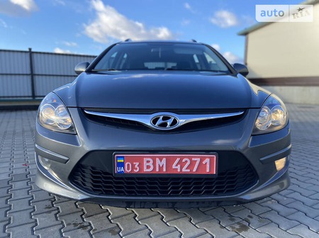 Hyundai i30 2011  випуску Луцьк з двигуном 1.6 л дизель універсал механіка за 7450 долл. 