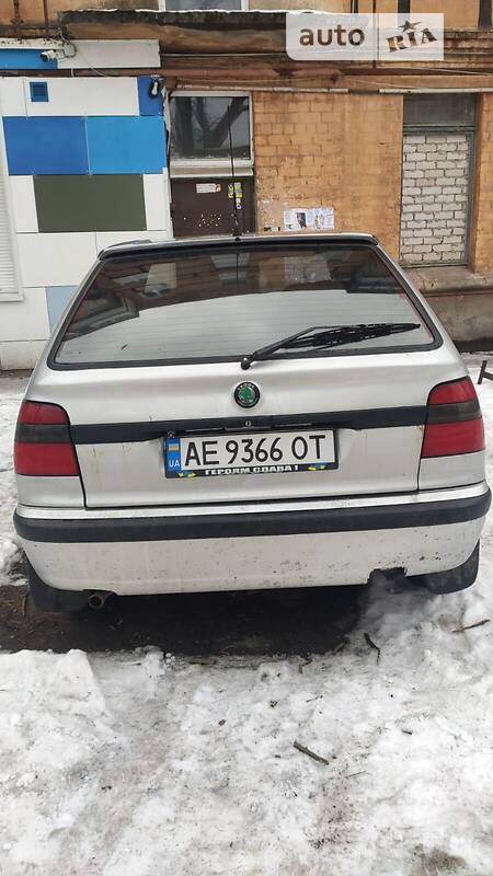 Skoda Felicia 1998  випуску Дніпро з двигуном 1.6 л  хэтчбек механіка за 2300 долл. 