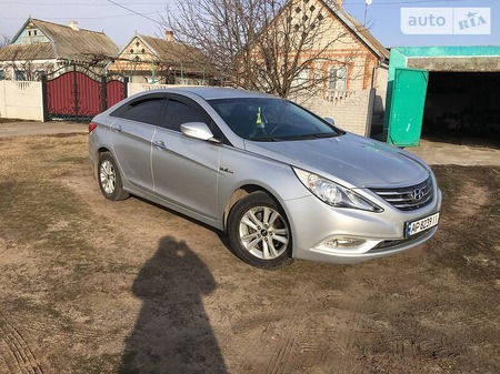 Hyundai Sonata 2012  випуску Запоріжжя з двигуном 2 л газ седан автомат за 9600 долл. 