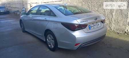 Hyundai Sonata 2012  випуску Одеса з двигуном 2.4 л гібрид седан автомат за 8700 долл. 