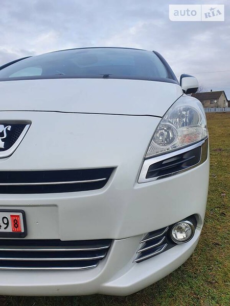 Peugeot 5008 2009  випуску Рівне з двигуном 1.6 л бензин мінівен механіка за 7700 долл. 