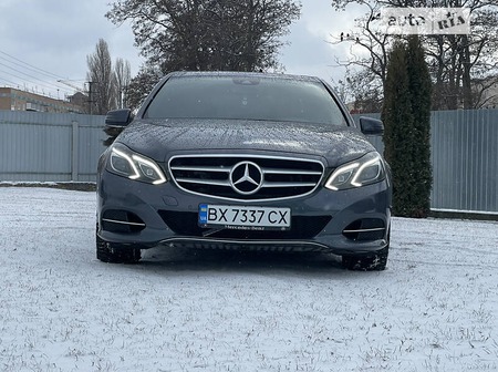 Mercedes-Benz E 300 2015  випуску Хмельницький з двигуном 3 л дизель седан автомат за 27000 долл. 