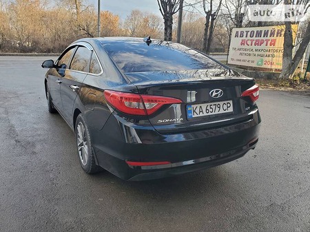 Hyundai Sonata 2017  випуску Хмельницький з двигуном 2 л газ седан автомат за 12700 долл. 