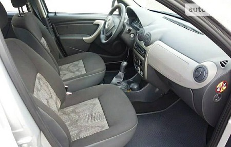 Dacia Sandero 2012  випуску Луганськ з двигуном 1.2 л бензин хэтчбек механіка за 5700 долл. 