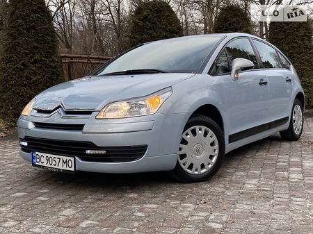 Citroen C4 2005  випуску Львів з двигуном 1.4 л бензин хэтчбек механіка за 4399 долл. 