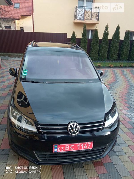 Volkswagen Sharan 2011  випуску Львів з двигуном 2 л дизель мінівен механіка за 13700 долл. 
