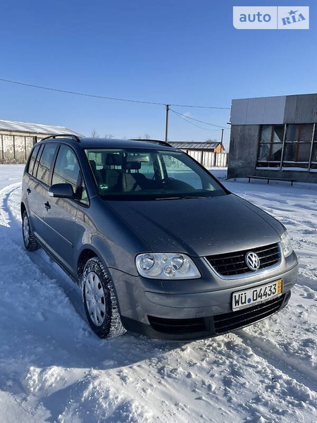 Volkswagen Touran 2006  випуску Тернопіль з двигуном 0 л бензин мінівен механіка за 6250 долл. 