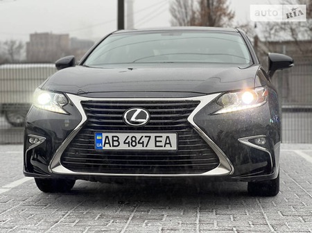 Lexus ES 250 2016  випуску Вінниця з двигуном 2.5 л бензин седан автомат за 28500 долл. 
