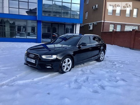 Audi A4 Limousine 2013  випуску Ужгород з двигуном 2 л дизель універсал автомат за 14999 долл. 