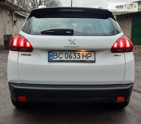 Peugeot 2008 2016  випуску Львів з двигуном 1.2 л бензин хэтчбек автомат за 13200 долл. 