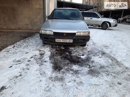 Mitsubishi Galant 1987  випуску Донецьк з двигуном 1.6 л  седан  за 900 долл. 