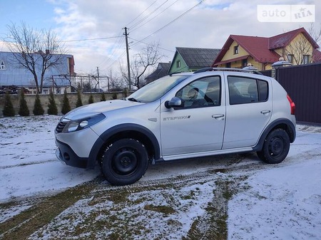 Dacia Sandero Stepway 2010  випуску Івано-Франківськ з двигуном 1.5 л дизель хэтчбек механіка за 5900 долл. 