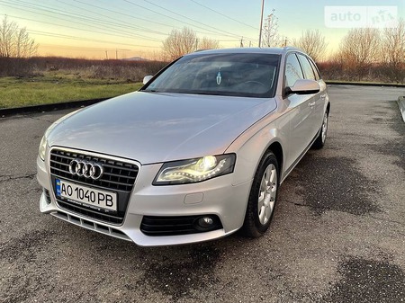 Audi A4 Limousine 2011  випуску Ужгород з двигуном 2 л дизель універсал автомат за 13250 долл. 