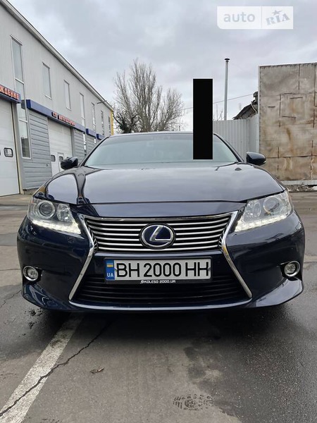 Lexus ES 300 2015  випуску Одеса з двигуном 2.5 л гібрид седан автомат за 22700 долл. 