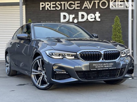BMW 330 2021  випуску Київ з двигуном 2 л гібрид седан автомат за 53900 долл. 
