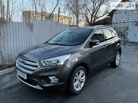 Ford Kuga 2019  випуску Київ з двигуном 1.5 л дизель позашляховик автомат за 23500 долл. 