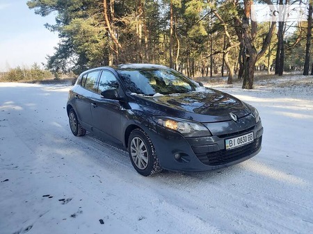 Renault Megane 2011  випуску Полтава з двигуном 1.5 л дизель хэтчбек автомат за 7700 долл. 