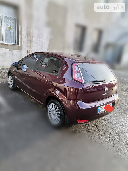 Fiat Grande Punto 2013  випуску Миколаїв з двигуном 1.4 л бензин хэтчбек автомат за 7000 долл. 