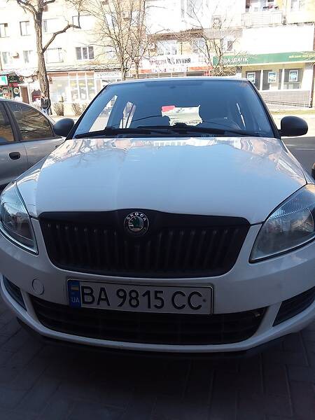 Skoda Fabia 2011  випуску Кропивницький з двигуном 1.2 л  хэтчбек механіка за 5800 долл. 