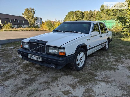 Volvo 740 1987  випуску Ужгород з двигуном 0 л дизель седан механіка за 2400 долл. 