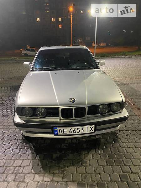 BMW 530 1988  випуску Дніпро з двигуном 3 л бензин седан  за 3000 долл. 