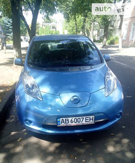 Nissan Leaf 2013  випуску Вінниця з двигуном 0 л електро хэтчбек автомат за 9200 долл. 