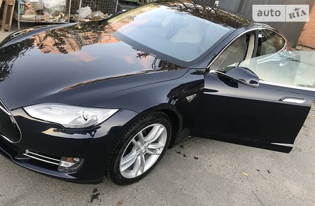 Tesla S 2013  випуску Одеса з двигуном 0 л електро седан автомат за 28000 долл. 