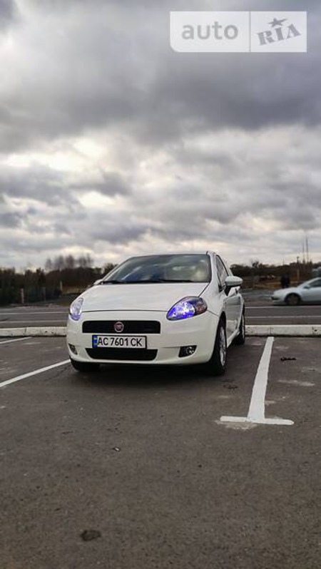 Fiat Punto 2012  випуску Луцьк з двигуном 1.2 л бензин купе механіка за 5000 долл. 