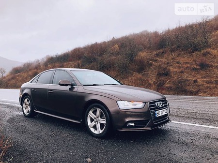 Audi A4 Limousine 2013  випуску Львів з двигуном 2 л дизель седан автомат за 13900 долл. 