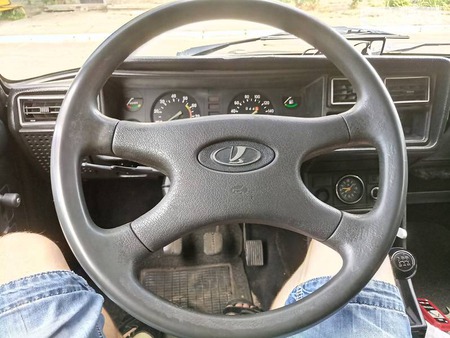 Lada 2107 1996  випуску Луганськ з двигуном 1.5 л  седан механіка за 1800 долл. 