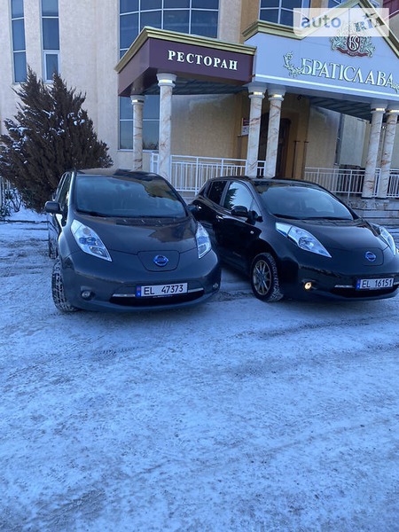 Nissan Leaf 2013  випуску Тернопіль з двигуном 0 л електро хэтчбек автомат за 10300 долл. 