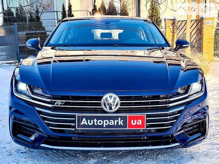 Volkswagen Arteon 2019  випуску Київ з двигуном 2 л бензин седан автомат за 34590 долл. 
