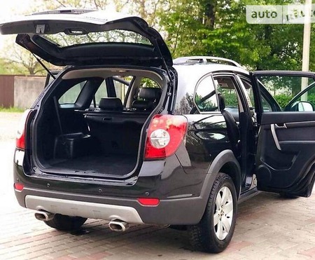 Chevrolet Captiva 2009  випуску Івано-Франківськ з двигуном 2 л дизель хэтчбек механіка за 9600 долл. 