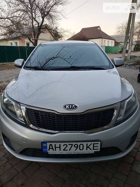 KIA Rio 2012  випуску Донецьк з двигуном 1.4 л  седан автомат за 9300 долл. 