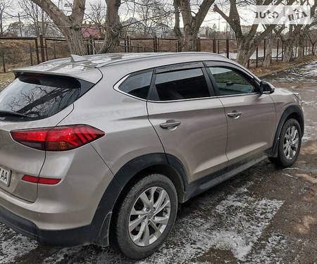 Hyundai Tucson 2019  випуску Івано-Франківськ з двигуном 2 л бензин позашляховик автомат за 24100 долл. 