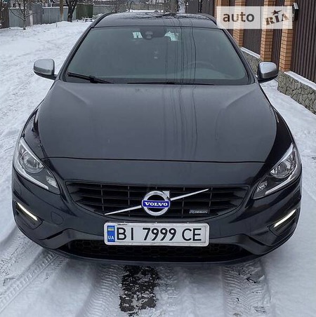 Volvo V60 2014  випуску Полтава з двигуном 2 л дизель седан автомат за 14500 долл. 