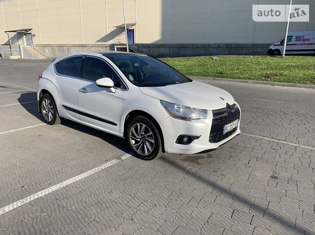 Citroen DS4 2012  випуску Львів з двигуном 1.6 л бензин хэтчбек автомат за 11500 долл. 