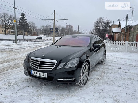 Mercedes-Benz E 200 2012  випуску Харків з двигуном 1.8 л бензин седан автомат за 20000 долл. 