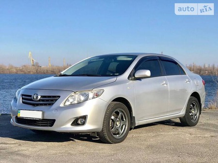 Toyota Corolla 2008  випуску Дніпро з двигуном 1.6 л бензин седан механіка за 9000 долл. 