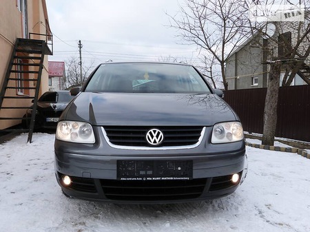 Volkswagen Touran 2005  випуску Львів з двигуном 1.6 л бензин універсал механіка за 6300 долл. 