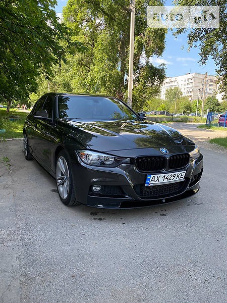 BMW 328 2016  випуску Харків з двигуном 2 л бензин седан автомат за 18500 долл. 