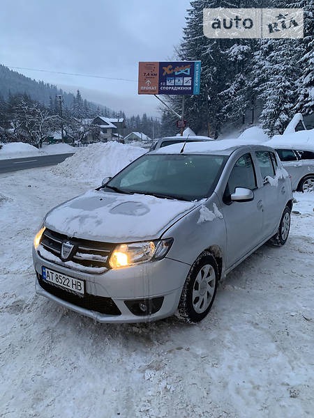 Dacia Sandero 2013  випуску Івано-Франківськ з двигуном 1.2 л бензин хэтчбек механіка за 5400 долл. 