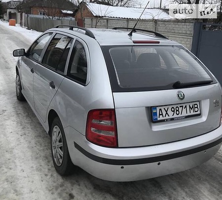 Skoda Fabia 2002  випуску Харків з двигуном 1.4 л бензин універсал механіка за 4300 долл. 