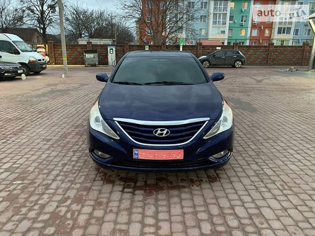 Hyundai Sonata 2013  випуску Рівне з двигуном 2.4 л бензин ліфтбек автомат за 7550 долл. 